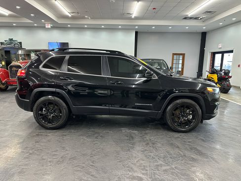 Used 2022 Jeep Cherokee Latitude Lux w/ Sun & Sound Group image 4