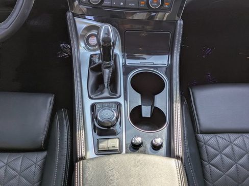 Used 2018 Nissan Maxima Platinum w/ Interior Lighting Package FWD image 18