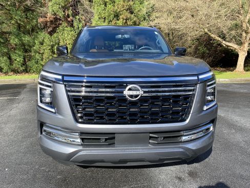 Used 2025 Nissan Armada SL image 3