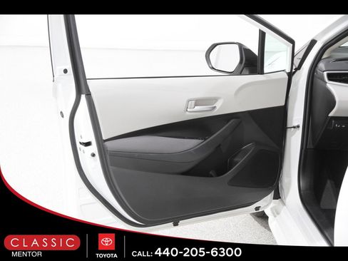 Used 2020 Toyota Corolla LE image 4