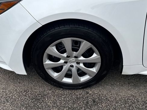 Used 2024 Toyota Corolla LE FWD image 40