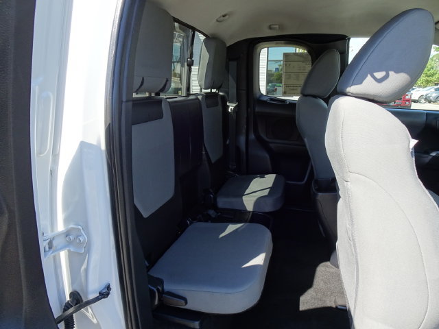 Used 2018 Toyota Tacoma SR5 AWD/4WD image 17