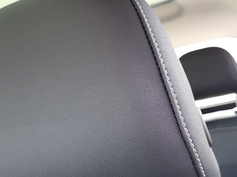 New 2026 Volkswagen Taos SE image 11