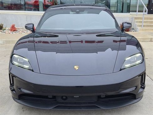 New 2025 Porsche Taycan image 10