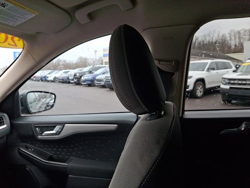 Certified 2020 Ford Escape SE image 17