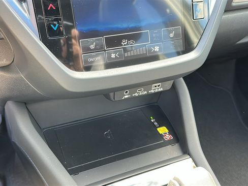 Used 2025 Subaru Forester Limited AWD/4WD image 18