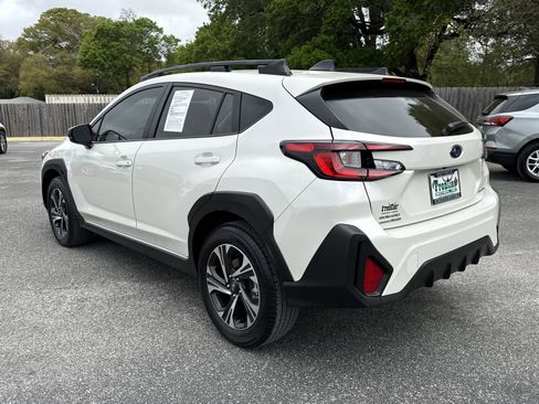 Used 2024 Subaru Crosstrek 2.0i Premium AWD/4WD image 3