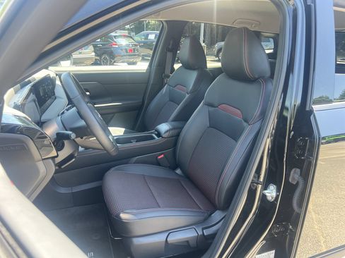 Used 2026 Nissan Kicks SR AWD/4WD image 15