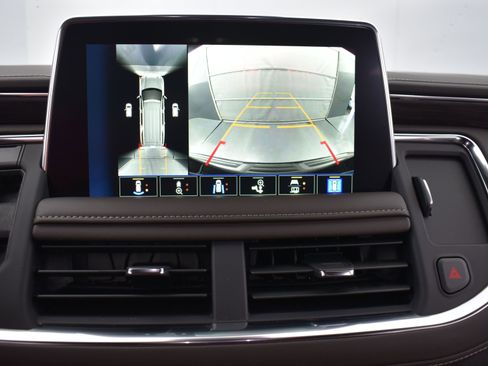 Used 2024 Chevrolet Tahoe LT w/ Luxury Package image 17