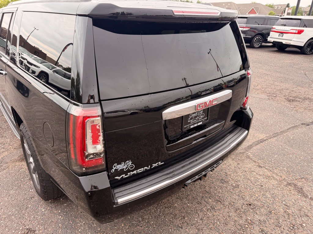 Used 2017 GMC Yukon XL Denali w/ Open Road Package AWD/4WD image 16