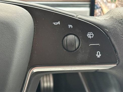 Used 2022 Tesla Model S image 29