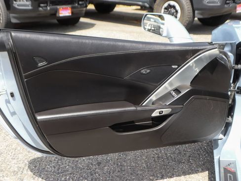 Used 2017 Chevrolet Corvette Stingray Coupe w/ 1LT RWD image 16