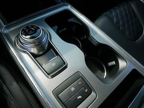 Certified 2024 Ford Edge Titanium image 27