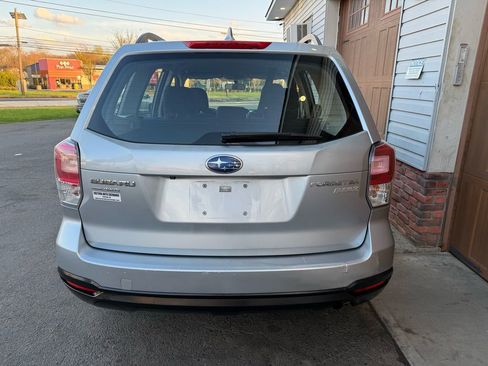 Used 2017 Subaru Forester 2.5i w/ Alloy Wheel Package image 4