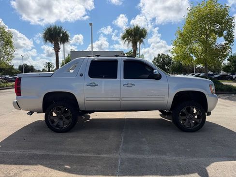 Used 2013 Chevrolet Avalanche LT w/ All-Star Edition RWD image 6