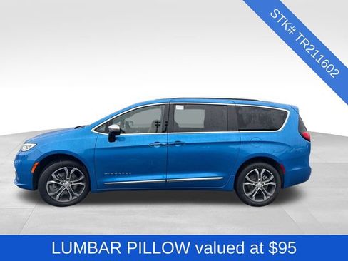 New 2026 Chrysler Pacifica Pinnacle image 4