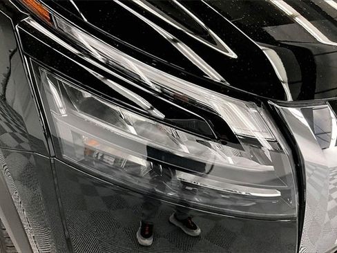 New 2025 Nissan Pathfinder S image 14