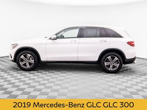 Used 2019 Mercedes-Benz GLC 300 4MATIC image 2
