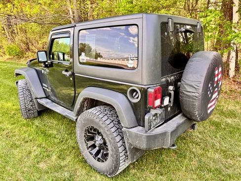 Used 2016 Jeep Wrangler Sport w/ Quick Order Package 24S AWD/4WD image 3