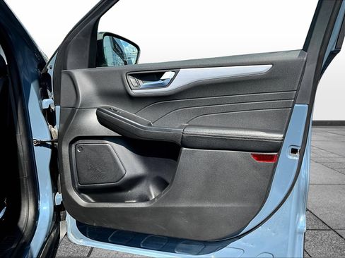 Used 2025 Ford Escape Platinum AWD/4WD image 30
