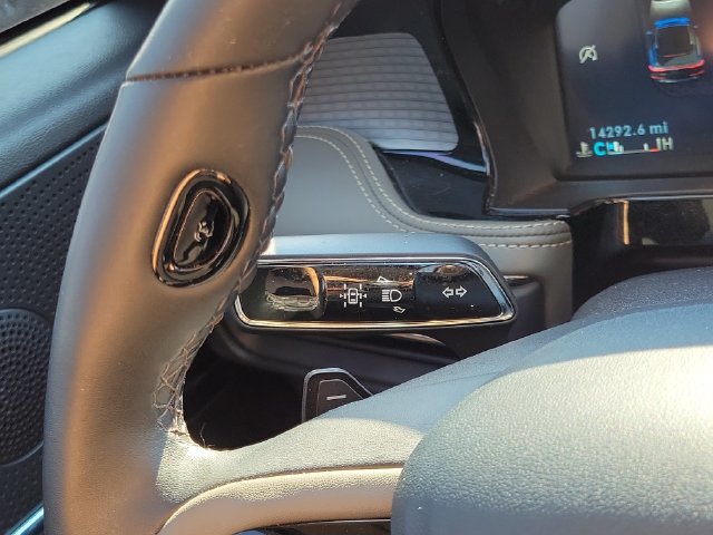 Used 2025 Lincoln Corsair AWD w/ Equipment Group 101A image 13