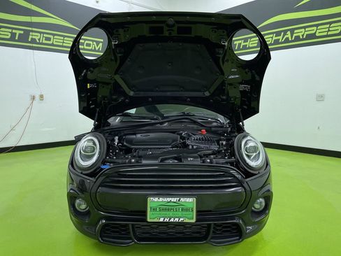 Used 2021 MINI Cooper 2-Door Hardtop image 4