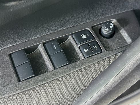 Used 2025 Toyota Corolla LE image 15