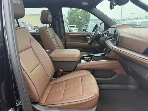 Used 2026 Chevrolet Suburban High Country w/ Sun And Tow Package AWD/4WD image 23