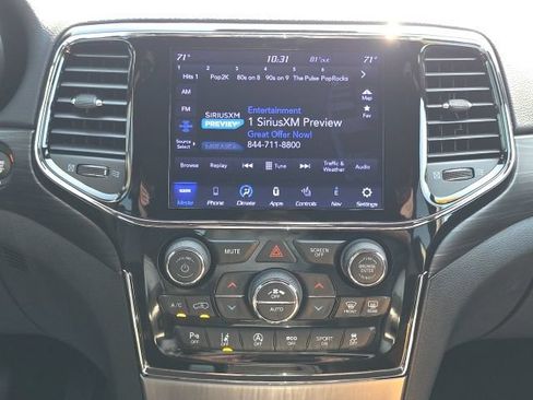 Used 2020 Jeep Grand Cherokee Laredo RWD image 12