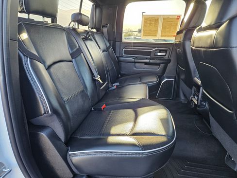 Used 2025 RAM 2500 Laramie AWD/4WD image 32