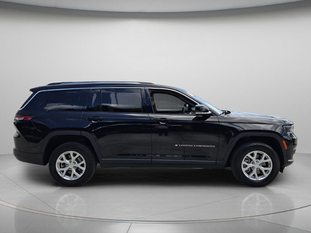 Used 2023 Jeep Grand Cherokee L Limited w/ Luxury Tech Group II RWD image 4