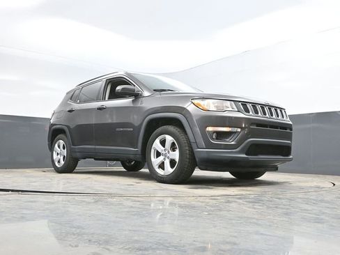 Used 2018 Jeep Compass Latitude image 42