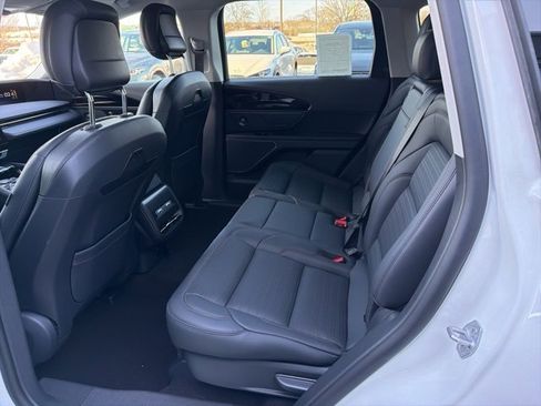 New 2026 Lincoln Nautilus Reserve image 7