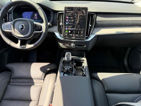 New 2025 Volvo XC90 T8 Ultra w/ Protection Package Premier image 6