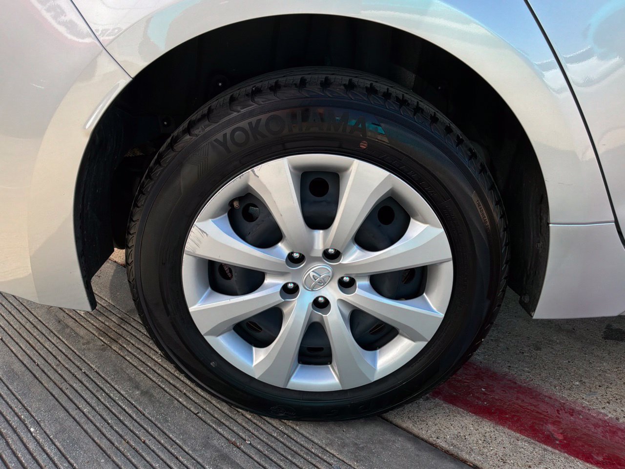 Used 2026 Toyota Corolla LE FWD image 9