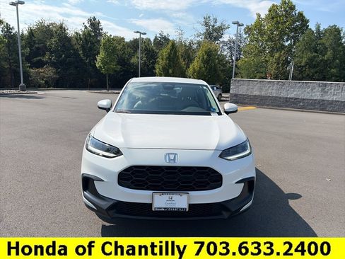 Used 2024 Honda HR-V LX image 2