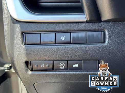 Used 2025 Nissan Rogue SV FWD image 33