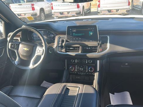 Used 2024 Chevrolet Suburban Premier AWD/4WD image 29