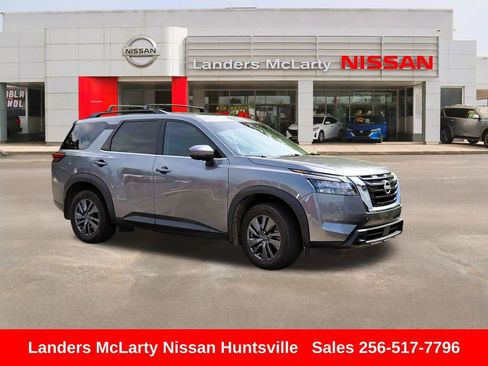 Used 2024 Nissan Pathfinder SV w/ SV Premium Package FWD image 1