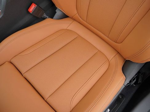 New 2026 BMW 330i Sedan w/ Premium Package image 12