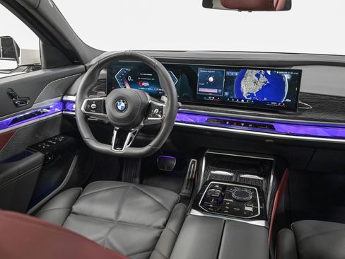Used 2025 BMW 740i xDrive w/ Premium Package AWD/4WD image 28