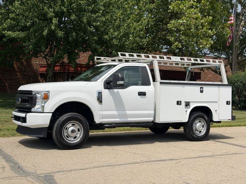Used 2022 Ford F250 XL w/ Power Equipment Group AWD/4WD image 2