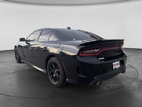 Used 2022 Dodge Charger R/T w/ Performance Handling Group RWD image 8