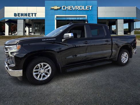 Used 2024 Chevrolet Silverado 1500 LT image 3