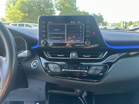 Used 2022 Toyota C-HR XLE FWD image 19