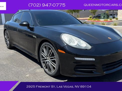 Used 2015 Porsche Panamera 4 AWD/4WD image 1