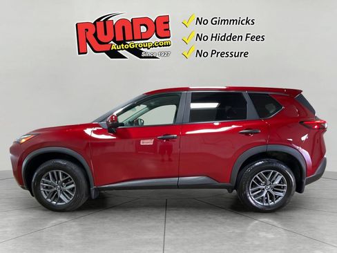 Used 2023 Nissan Rogue S AWD/4WD image 3