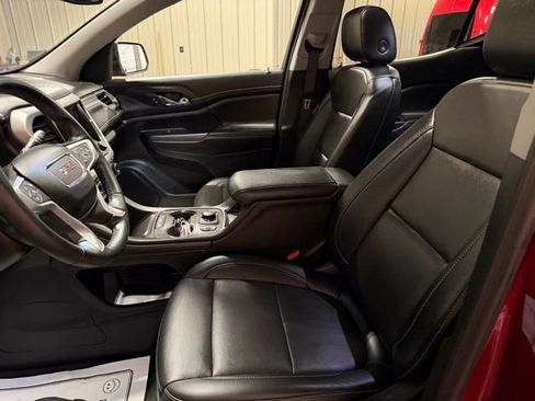 Used 2023 GMC Acadia SLT w/ Elevation Edition image 14