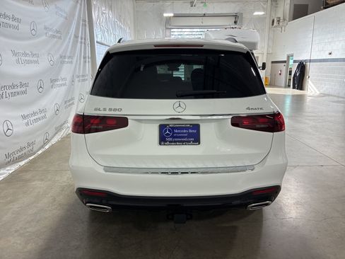 New 2026 Mercedes-Benz GLS 580 4MATIC image 4