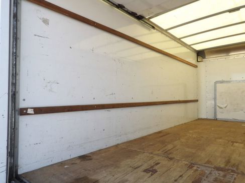 Used 2021 Ford E-350 and Econoline 350 Super Duty image 30